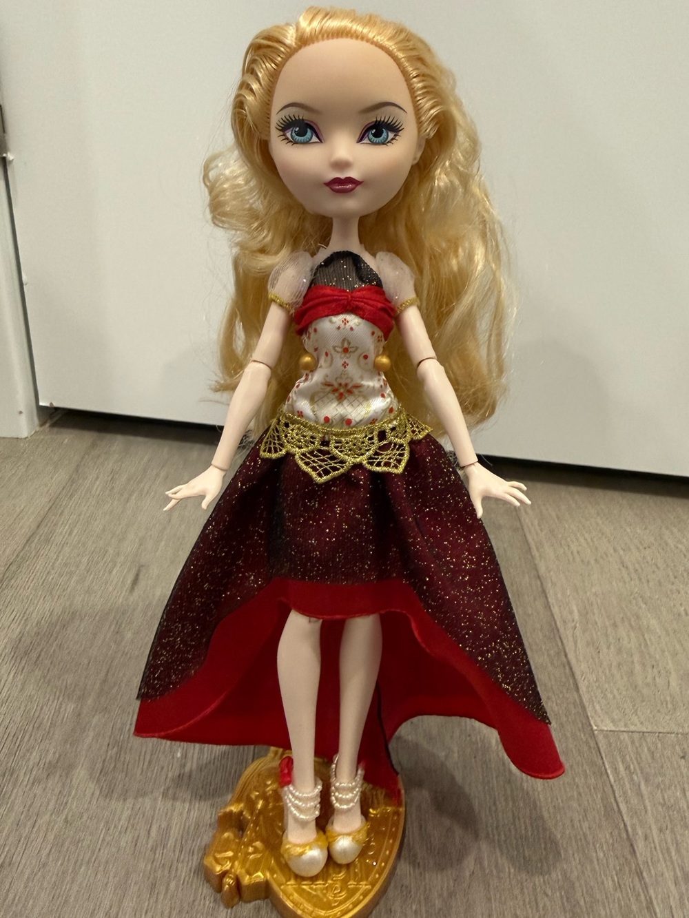 Ever After High Apple White Legacy Day Doll